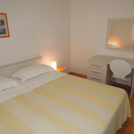 Simicev Apartament *